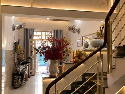 Nhà ngon Cách Mạng Tháng 8, 62M2, HẺM ÔTÔ, CHỈ 9.X TỶ 3