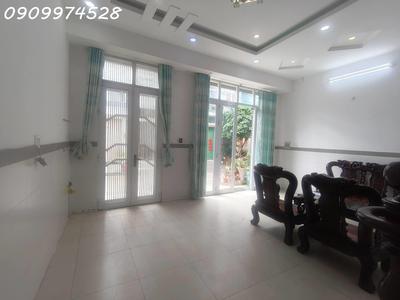 Nhà phố 3 tầng hẻm 6m sát chợ hiệp bình thủ đức sẵn nguồn thu lớn, 67m2, ngang 6m, dài 11m, 8.5 tỷ 1