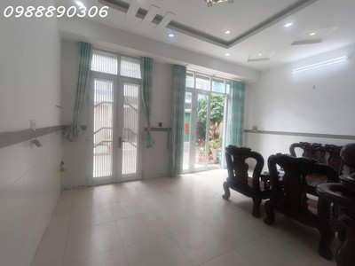 Bán nhà 3 tầng ngang 6m sát chợ hiệp bình thủ đức cho thuê giá cao, 67m2, ngang 6m, dài 11m, 8.5 tỷ 1