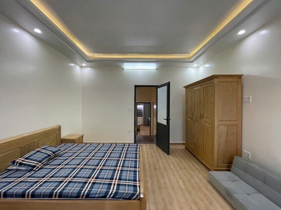 Cho thuê nhà phố Văn Cao, DT: 55m2, 5 p.ngủ full nội thất. 5