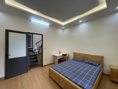 Cho thuê nhà phố Văn Cao, DT: 55m2, 5 p.ngủ full nội thất. 1