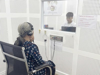Nghe kém hơn vì đeo máy trợ thính kém chất lượng 0