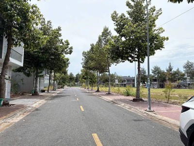 Bán đất mặt tiền đường lê chân long tâm, bà rịa 1