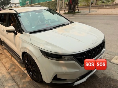 Kia Carnival 2024 Luxury Trắng 39.000km 1