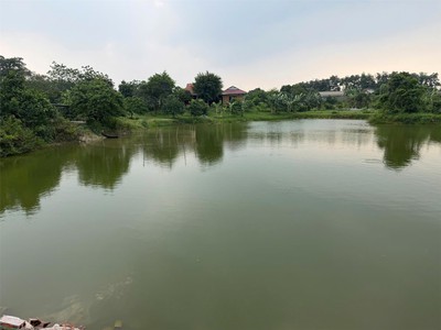 Hiếm view hồ đồng trạng 100m nhỉnh 3tỷ đường 2 ôtô vòng quanh gần đh fpt, đhqg hn ql21 3