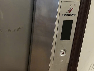 Bán thanh lý thang máy nhập khẩu 450 Kg - chạy cực êm - giá rẻ cả bộ chỉ 1xx triệu 0