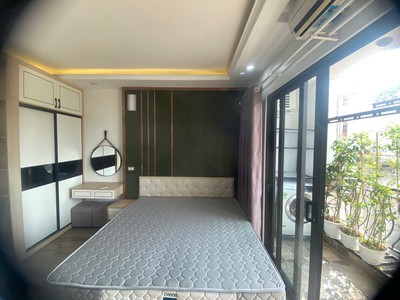 Cho thuê Căn Chung cư mini giá rẻ tại Ngõ 193 Trích Sài. Ban công View cực thoáng. Chỉ 6.5tr 8