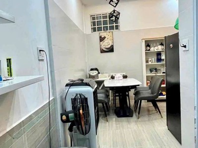 Sát mặt tiền phan đăng lưu - trung tâm phú nhuận - 45m2  4.1 x 10.5  - 4 tầng  4pn  - nhĩnh 8 t.ỉ 2