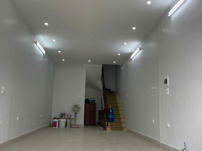 Cho thuê mặt bằng ngã 3 âu cơ kinh doanh/ văn phòng/ cửa hàng 2