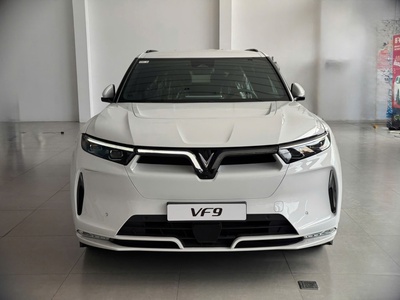 Bên em còn 1 xe VF9 Plus , 6 ghế hạng sang - màu trắng Vin 2025 sẵn xe- giá tốt: 4