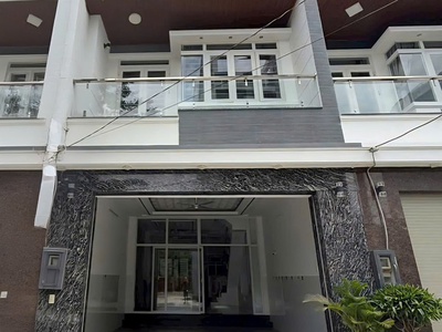 Nhà mời đẹp hẻm xe hơi nhà bè 5x16,5 3 tầng chỉ 7,5 tỷ - sổ hồng riêng hoàn công 0