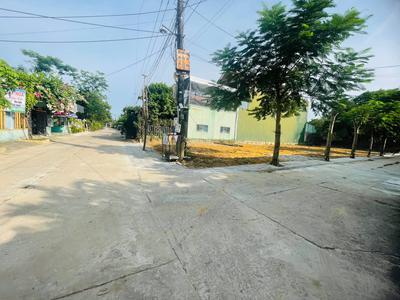 Lô góc nằm gần quốc lộ 14b giá 1ty450 0