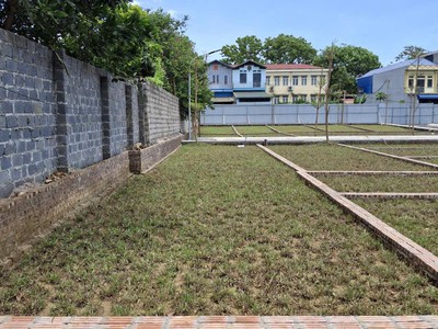 Tôi cần bán mảnh đất diện tích 59m2 , mặt tiền 4m, nở hậu, sổ đỏ sẵn có, 100 đất ở. vị trí gần các 1
