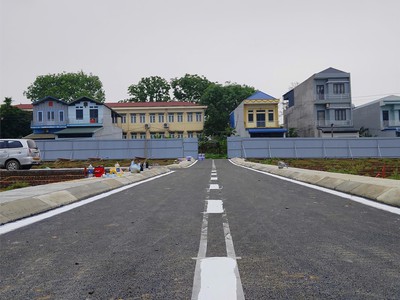 Tôi cần bán mảnh đất diện tích 59m2 , mặt tiền 4m, nở hậu, sổ đỏ sẵn có, 100 đất ở. vị trí gần các 4