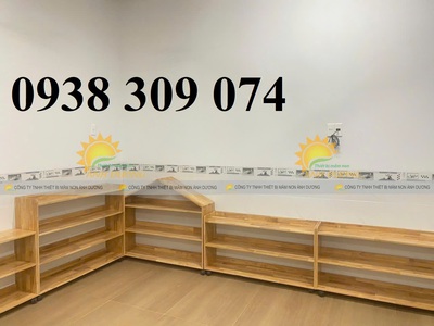 Kệ tủ gỗ trẻ em mầm non, kệ gỗ montessori cho lớp mầm non 3