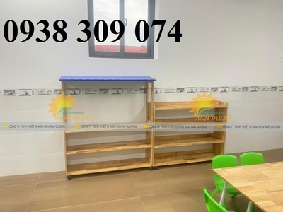 Kệ tủ gỗ trẻ em mầm non, kệ gỗ montessori cho lớp mầm non 5