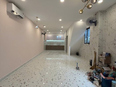 Bán nhà MT Lê Hồng Phong Q.5 - 48m2 - 2 tầng - 2pn 2wc 0