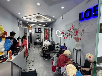 Chính chủ cần sang nhượng salon tóc tại hồ chí minh có lầu ở lại được 0