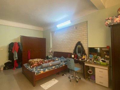 Nhà ngọc lâm long biên diện tích lớn hiếm 90m ngõ thông 4 tầng chắc chắn 0