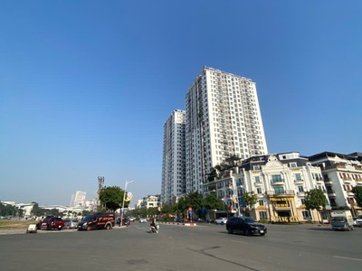 Bán đất hồng tiến   long biên  ngã 4 vàng   kinh doanh đỉnh   giá trị thương mại cao 2