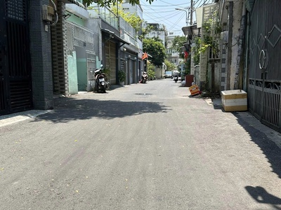 Bán nhà 2 mặt tiền hẻm 7m phan văn trị, ngay emart, 4,5x12m, hậu l 11m, 2 tầng, 11,8 tỷ. 0