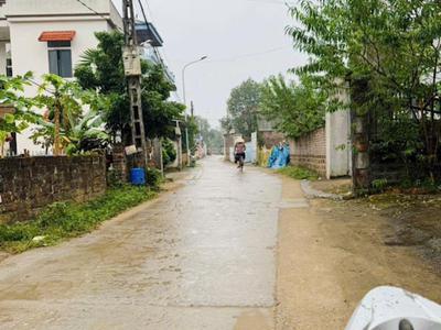Bán đất full thổ cư tại trục chính liên xã hạ bằng tiềm năng đầu tư cao, ba bước ra cnc hoà lạc và 1
