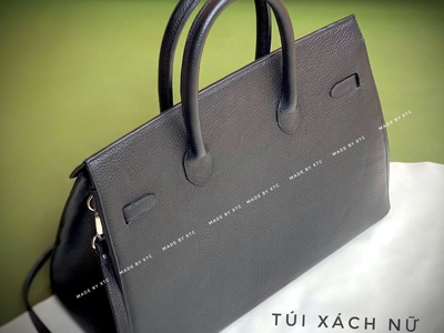 Cặp Da Đại Hội Thứ Thể Hiện Sự CHỉn Chu Của Doanh Nghiệp Ngay Từ Cái Nhìn Đầu Tiên 4