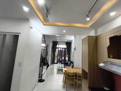♪ nhà kiệt 3m phạm văn nghị, 3 tầng đúc như mới, chủ xây ở cực chắc, 4 tỷ nhỉnh 0