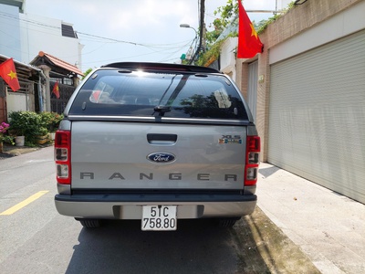 Cần bán Ford Ranger XLS AT 2016 màu bạc, số tự động, một cầu, xe gia đình đang sử dụng, chính chủ ký 3