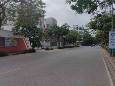 đất trung tâm phúc lợi 50m2 ô tô vào đất sát vách vinhomes chỉ 8,xtỷ 1