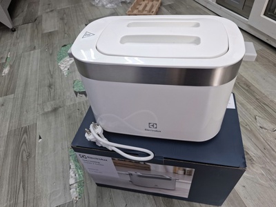 Máy Nướng Bánh Mì ELECTROLUX E2TS1-100W Bữa Sáng Ngon Lành Trong Vài Phút 2