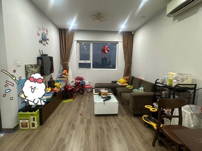Căn hộ chung cư gần Ngã Tư Sở gần phố ô tô 72m2 tặng nội thất xịn nhà đẹp ở ngay, 6.x tỷ 0