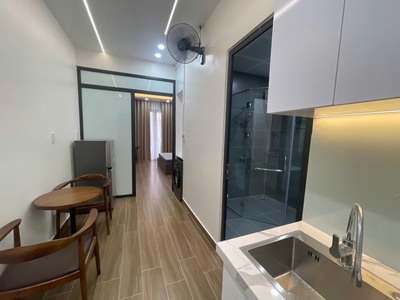 Cho thuê cả toà căn hộ mặt đường Văn Cao, DT: 90m2, 6 phòng căn hộ. 4