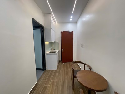 Cho thuê cả toà căn hộ mặt đường Văn Cao, DT: 90m2, 6 phòng căn hộ. 5