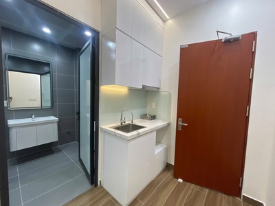 Cho thuê cả toà căn hộ mặt đường Văn Cao, DT: 90m2, 6 phòng căn hộ. 6