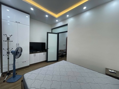 Cho thuê cả toà căn hộ mặt đường Văn Cao, DT: 90m2, 6 phòng căn hộ. 3