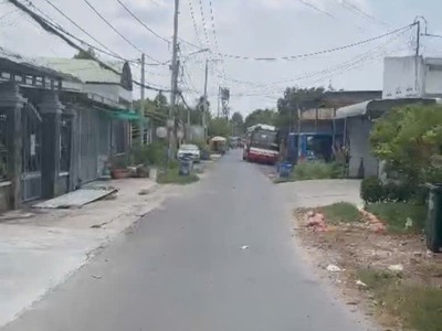 Bán gấp nhà trọ 12 phòng ngay khu Việt Kiều 300m2 shr giá 1 tỷ 3 2