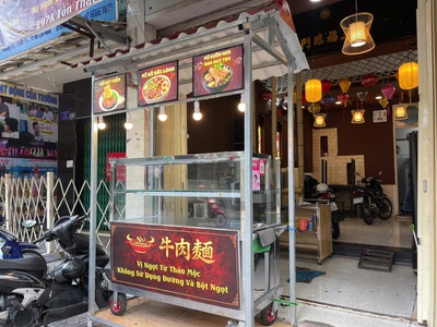 Quận 11 rẻ lắm luôn chốt nhanh quán ăn sang chỉ 49 tr, mb : 8 tr, dt : 4m x 14m, tel : 076 2