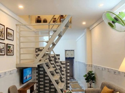 Nhà hiếm - quận 5 - 3pn, 4 wc - hơn 2 tỷ - cách chợ hòa bình 100m 0