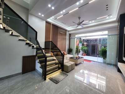 Càn bán căn Nhà tân cổ điển Quỳnh Hoàng, Nam Sơn . Giá 3,3 ty có tt 3