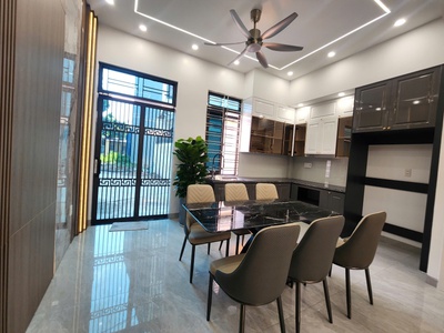 Càn bán căn Nhà tân cổ điển Quỳnh Hoàng, Nam Sơn . Giá 3,3 ty có tt 4