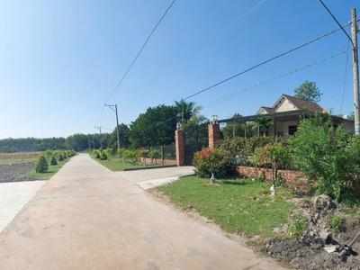 Bán gấp đất nền dự án 215m2 tại Số 8, Minh Hưng, Chơn Thành, 595 triệu VND 0