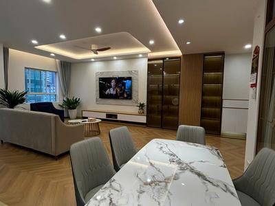 Bán căn hộ cao cấp 18T1 Lê Văn Lương Trung Hòa Nhân Chính 116m2 căn góc 3 ngủ giá 10 tỷ 2