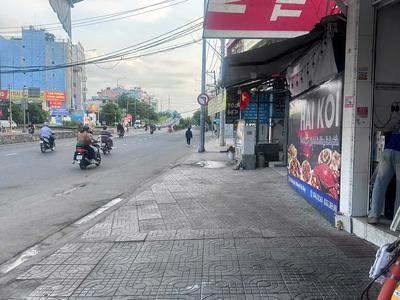 Quận 12 sang rẻ quán ốc có vỉa hè đài 16m , ngay đoạn đường đông thoáng , full trang thiết bị, 4
