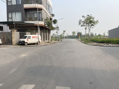Bán Nhà Căn Góc Phố Hoa Động 4 Tầng: 112m2, Mặt Tiền 22m, Vỉa Hè Rộng, Sát Hồ Điều Hòa Cổ Linh 0