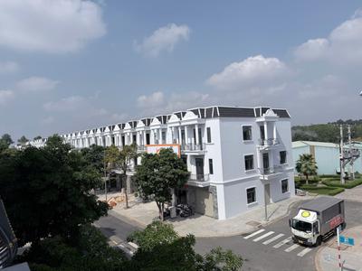 Bán Nhà Phố Khép Kín Bcons City Life Tân Uyên - Chuẩn Sống An Ninh 24/7 Dành Riêng Cho Chuyên Gia 0