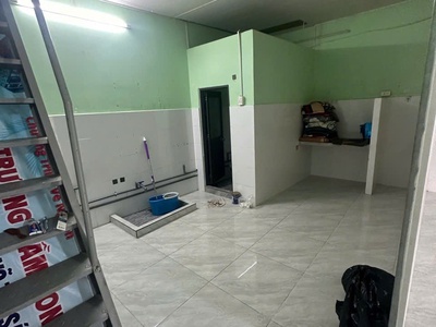 Cho thuê nhà nguyên căn mặt tiền đường rạch bà tiếng vị trí thuận lợi, kinh doanh tốt. 2