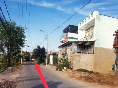 Cần bán 137m2 5x27 đất thổ cư mt đường nhựa 1