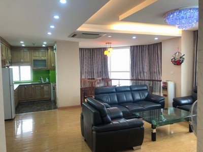 Căn hộ chung cư 130m2, 3PN,2WC, 1PK. Tòa A1 Nguyễn Cơ Thạch. Giá 15tr/tháng 0