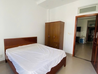 Cho thuê nhà trần quang khải nối dài 120 nguyễn thiện thuật , 3 căn liền kề dt : 260m2 ngang 4
